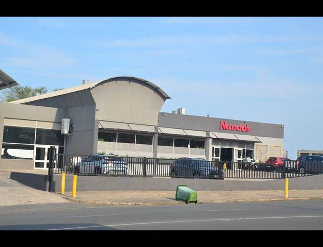 4,155M² BUSINESS CENTRE FOR SALE IN STANGER CENTRAL